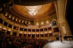 CALLAS – OANA PELLEA